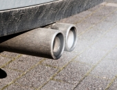 Valdība atceļ auto nodokli; palielina transportlīdzekļa ekspluatācijas nodokli