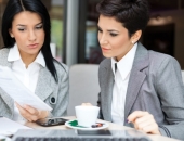 Sievietes kļuvušas noturīgākas pret sociālo spiedienu