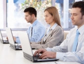 Atvieglo ieceļošanas nosacījumus augsti kvalificētiem speciālistiem