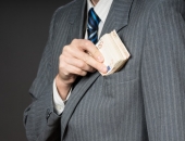 Šogad Latvijā vidējā bruto darba samaksa varētu augt straujāk nekā pērn