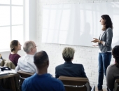 Lauksaimniecības zemi Latvijā varēs iegādāties tikai cilvēki ar latviešu valodas zināšanām