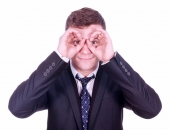 Vai darbiniekus drīkst novērot?