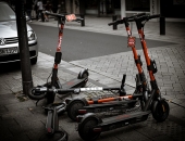 Likumā iekļauj elektroskrejriteņu regulējumu