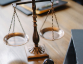 Izbeigta tiesvedība par zemes lietošanas tiesībām un to izmantošanas maksu