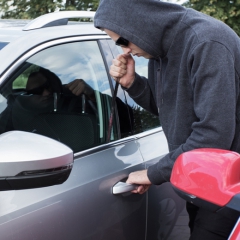 Divus mēnešus pēc kārtas auto zādzību skaita rekords