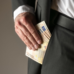 2. ceturksnī vidējā mēneša bruto darba samaksa – 815 eiro