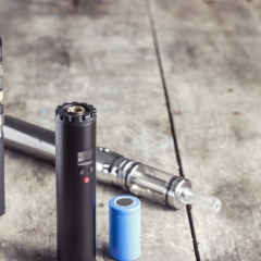 Akcīzes nodokli piemēros arī elektroniskajām cigaretēm un karsējamai tabakai