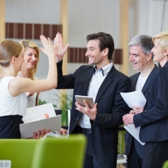 Valdība atbalsta jaunu atzīmējamo dienu ieviešanu - sociālā darba un Mazā biznesa dienu