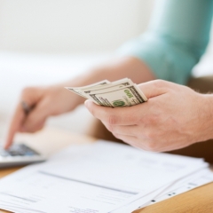 Saeimas komisija neatbalsta priekšlikumu darba sludinājumā norādīt algu