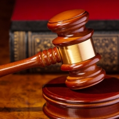 Uzņēmēji un privātpersonas vēršas Satversmes tiesā par solidaritātes nodokļa atcelšanu