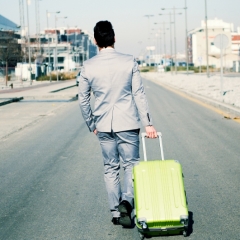 Atvieglos ieceļošanu augsti kvalificētiem speciālistiem un nodarbinātajiem profesijās ar būtisku darbaspēka trūkumu