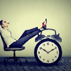 Atlaist uzreiz vai likt nostrādāt 1 mēnesi?