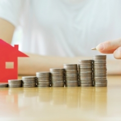 Iedzīvotāji par labāko naudas ieguldīšanas veidu uzskata nekustamā īpašuma iegādi