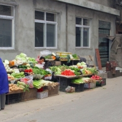 Samazinot PVN pārtikai, ieguvēji būs ražotāji un pircēji; šaubas par ietekmi uz ēnu ekonomiku