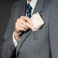 Šogad Latvijā vidējā bruto darba samaksa varētu augt straujāk nekā pērn