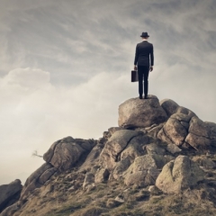 TOP 20 amatpersonas ieņem 695 amatus