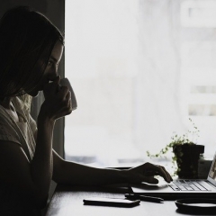 Paplašina pašnodarbināto personu loku, kuras var pretendēt uz dīkstāves pabalstu