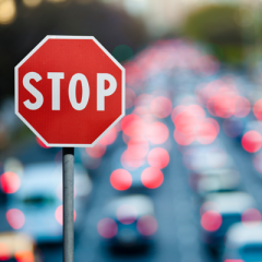 Tiek pārtraukti pasažieru pārvadājumi no un uz Apvienoto Karalisti