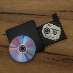 Aktualizē datu nesēju atlīdzību jeb atlīdzību autoriem par to autordarbu kopēšanu iekārtās