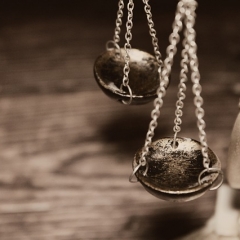 Senāts turpinās izskatīt divas lietas par kompensācijas maksājumiem