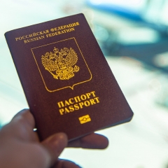 Ierobežo pirmreizējās termiņuzturēšanās atļaujas Krievijas un Baltkrievijas pilsoņiem