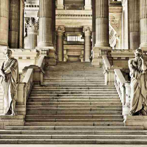 Tiesai no jauna jāvērtē lieta par nekustamā īpašuma nodokli