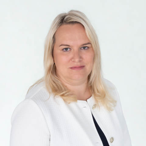 Vai var atbrīvot no darba ar īsziņu?